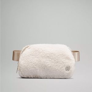 Lululemon Everywhere Belt Bag 1L Fleece, NWT